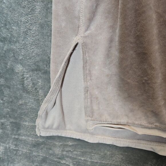 Green Tea Women's Top Med Beige Soft Velour short sleeve - Picture 4 of 11